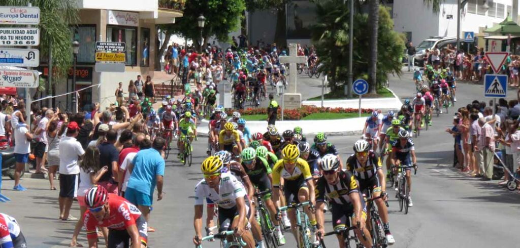 VUELTA CICLISTA EN ALHAURÍN EL GRANDE