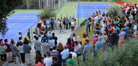 Día de fiesta deportiva en Alhaurín el Grande con la reapertura de las dos pistas de tenis remodeladas