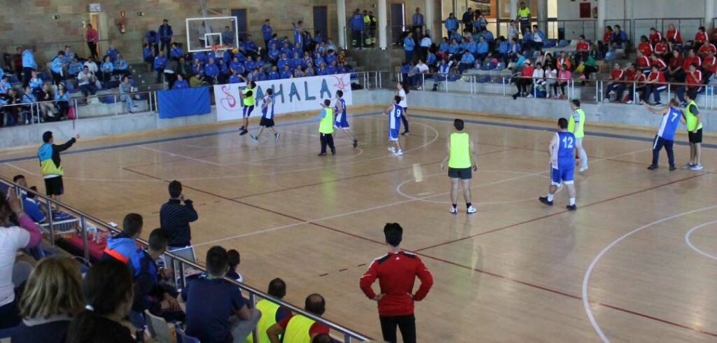 La XIX Jornada de Baloncesto Adaptado de Fahala reúne a unas 500 personas en esta fiesta del deporte integrador