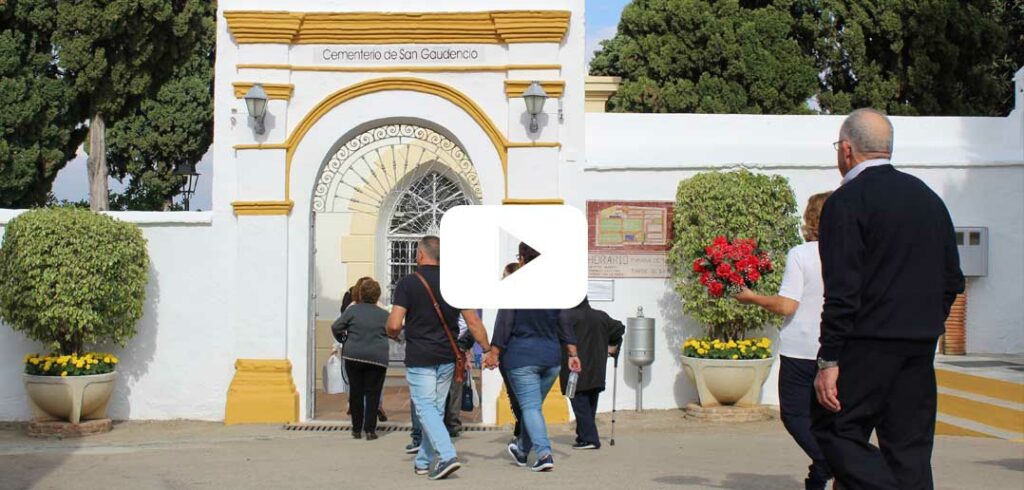 Los alhaurinos recordaron en San Gaudencio a sus seres queridos ya desaparecidos en el Día de Todos los Santos