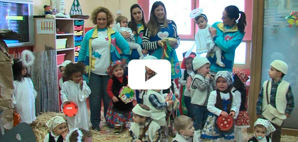 El Centro de Educación Infantil Dulces organiza un belén viviente con todos sus alumnos