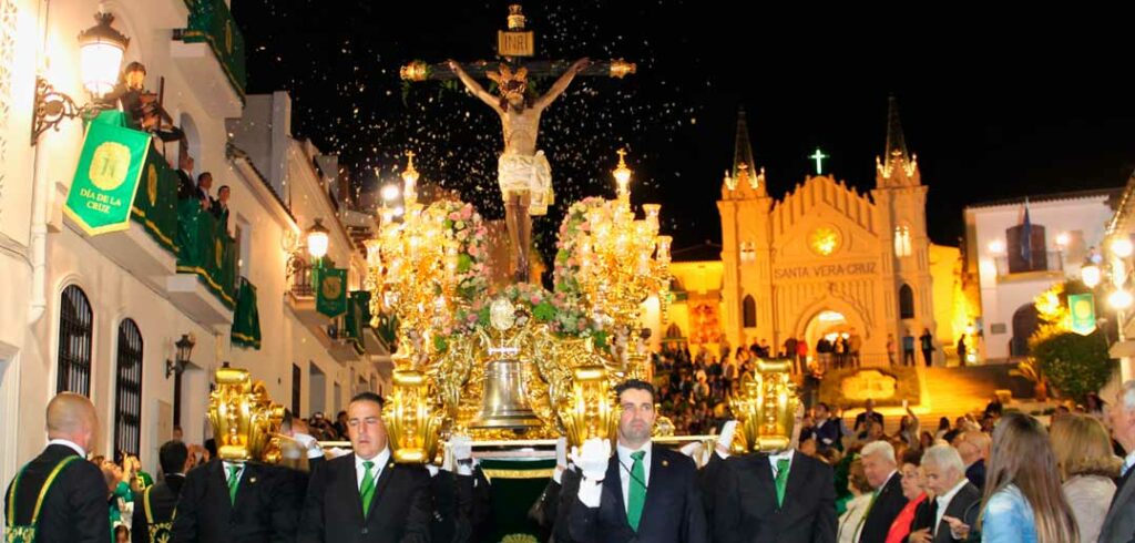 Día de la Cruz: salida procesional del Santísimo Cristo de la Vera Cruz del 2 de mayo