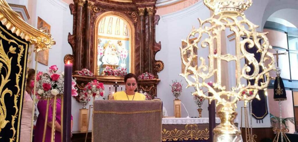 El domingo del Día de Jesús tuvo un magnífico inicio con la misa en la parroquia y el desfile de bandas