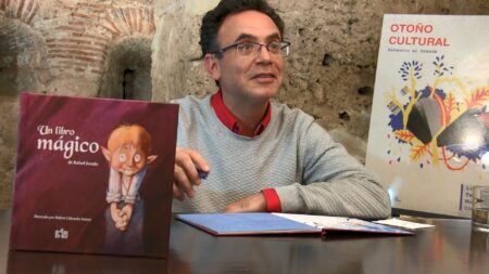 'ATV a la Carta': presentación de Un Libro Mágico, de Rafael Jurado