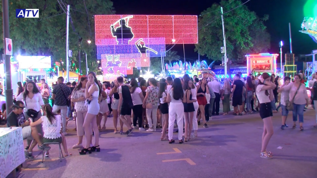 viernes noche, Enferiados en casa