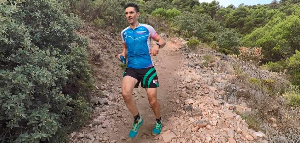 Antonio Herrera completa el reto de subida y bajada al Pico Mijas (La Bola) en un tiempo de 1:09:39