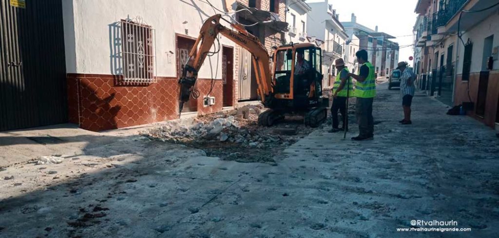 Los responsables de las obras han visitado el estado de los trabajos en la calle Juan de Rivera