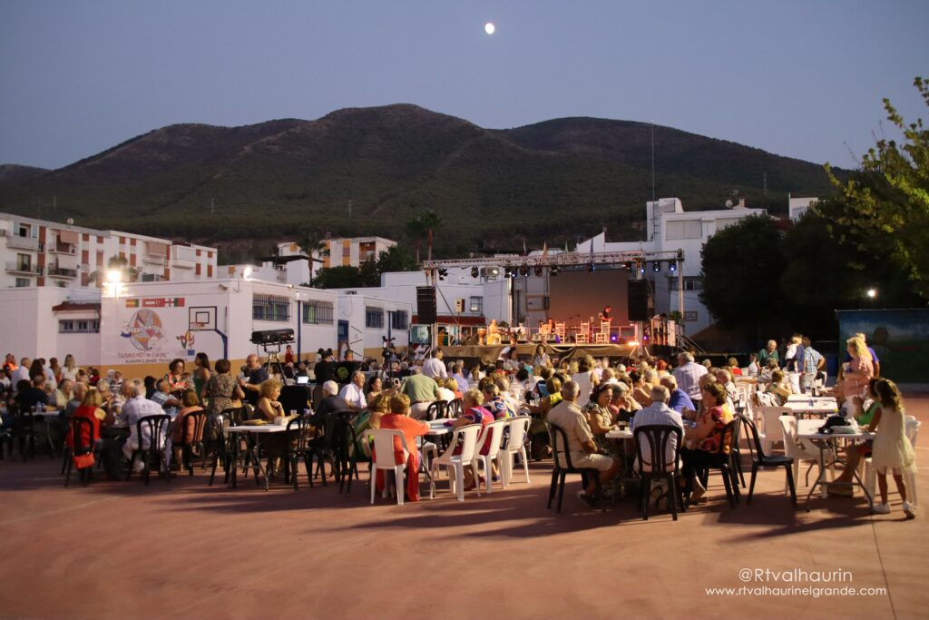 El patio de Diego Pérez acogió a 700 personas en la XL Noche Flamenca de Alhaurín el Grande