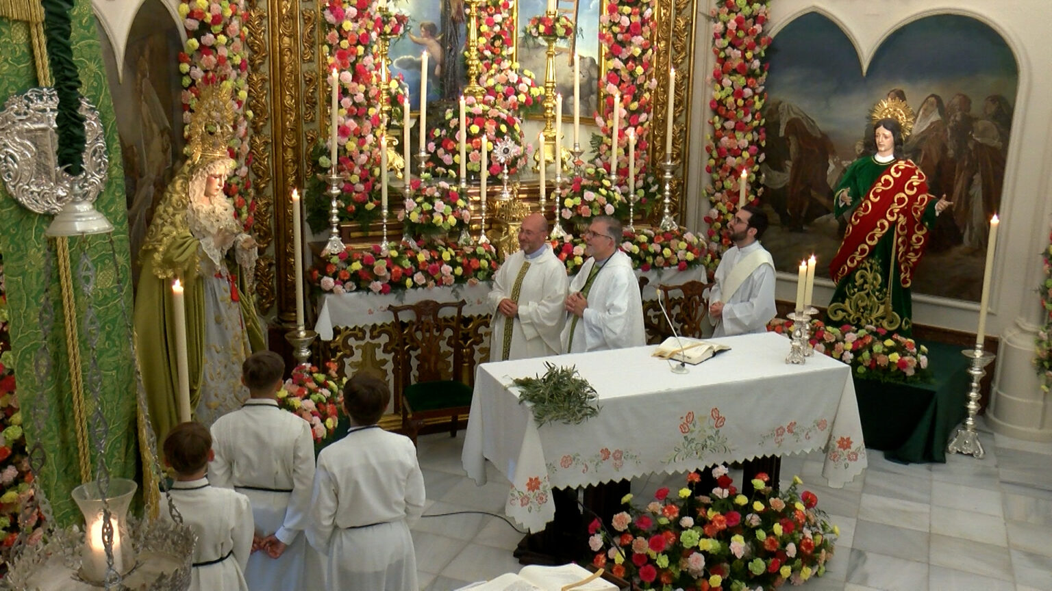 Ofrenda floral a la Patrona y primera y segunda misa de triduo | Día de la Cruz 2026