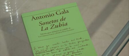 “Sonetos de la Zubia», un poemario de Antonio Gala al cuidado de Luis Cárdenas y Pedro J. Plaza